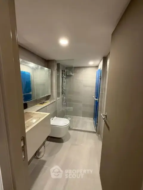 1-BR Condo at KnightsBridge Space Sukhumvit-Rama4 near BTS Phra Khanong — photo 2