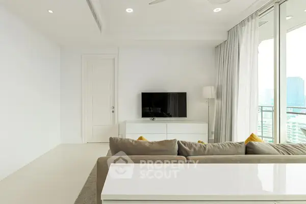 2-BR Condo at Royce Private Residences near MRT Sukhumvit — ภาพ 2