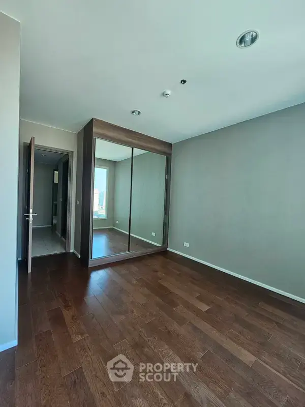 3-BR Condo at Menam Residences in Wat Phraya Krai — photo 7