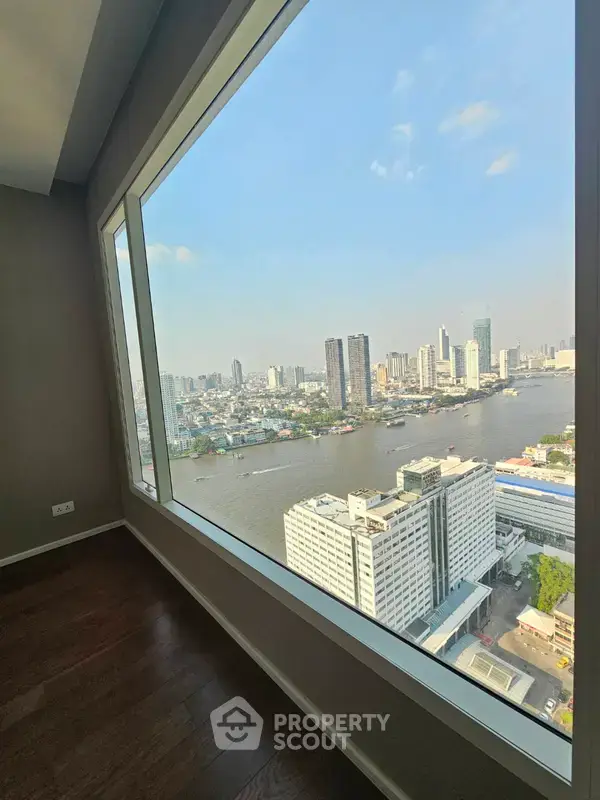 3-BR Condo at Menam Residences in Wat Phraya Krai — photo 2