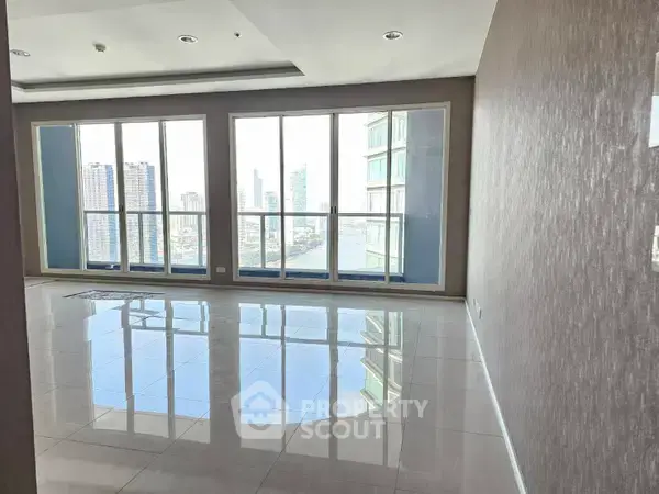 3-BR Condo at Menam Residences in Wat Phraya Krai — photo 5