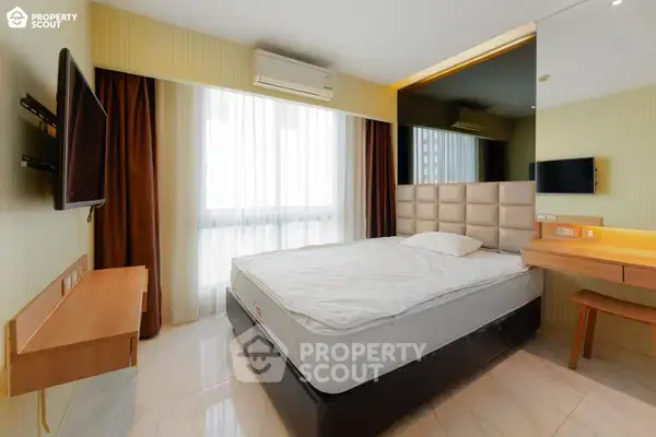 1-BR Condo at Tidy Deluxe Sukhumvit 34 near BTS Thong Lor — photo 2