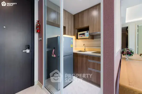 1-BR Condo at Tidy Deluxe Sukhumvit 34 near BTS Thong Lor — photo 3