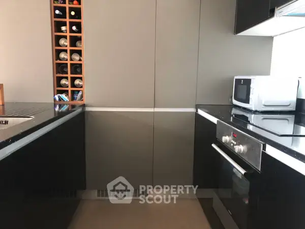 1-BR Condo at The River Condominium near BTS Saphan Taksin — photo 4