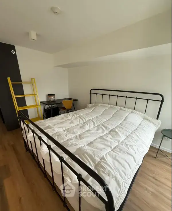 1-BR Condo at The Lofts Silom near BTS Surasak — photo 6