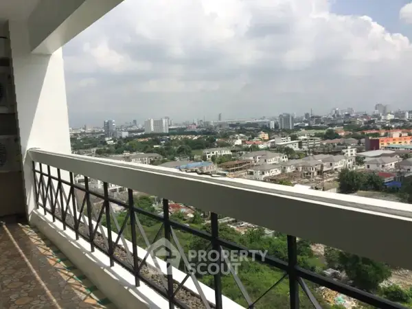 3-BR Condo at Royal Castle Pattanakarn in Suan Luang — ภาพ 7
