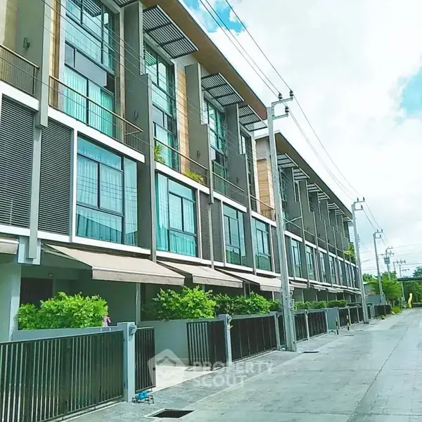4-BR Townhouse at Loft Lane Lasalle close to Lasalle — photo 6