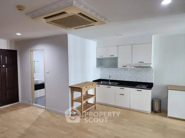 1-BR Condo at Sukhumvit Living Town near MRT Phetchaburi — photo 7
