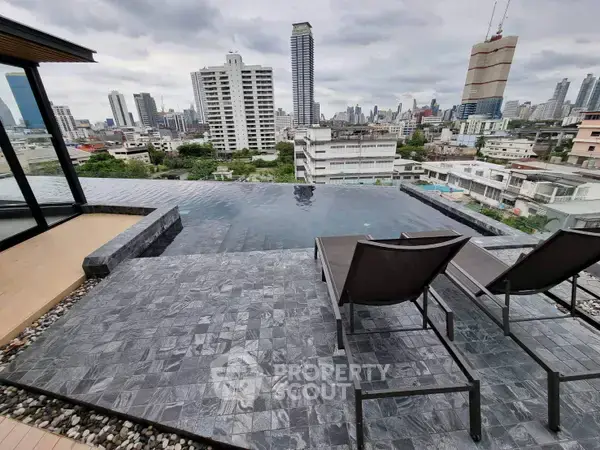 1-BR Condo at The Teak Sathorn-Lumpini near MRT Khlong Toei — 照片 4