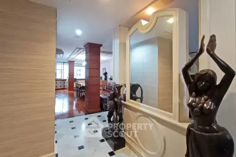 4-BR Condo at Premier Condominium near BTS Phrom Phong — photo 3