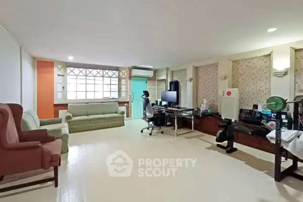 4-BR Condo at Premier Condominium near BTS Phrom Phong — photo 4