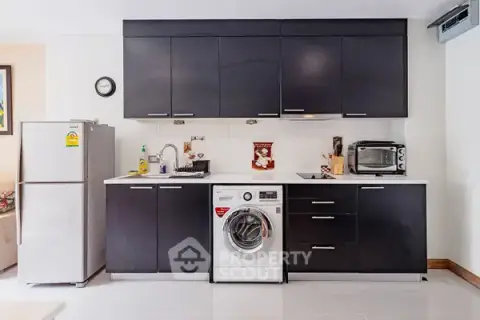 2-BR Condo at D 65 Condominium near BTS Ekkamai — ภาพ 5