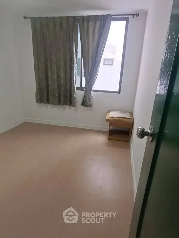 2-BR Condo at Vivid Tower Condominium near ARL Hua Mak — photo 7
