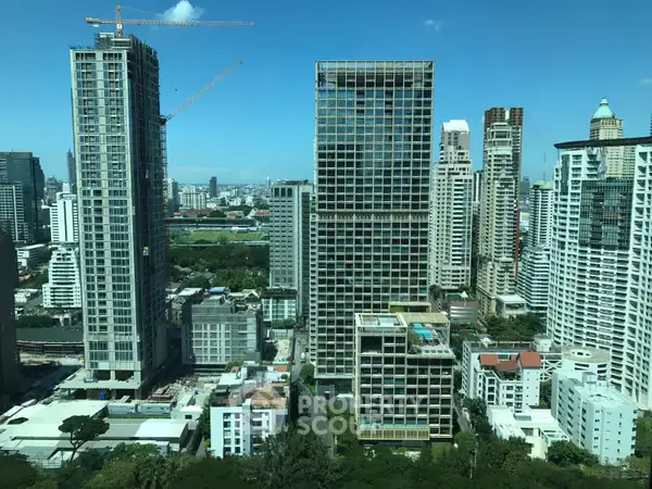 1-BR Condo at Oriental Residence Bangkok Condo near BTS Phloen Chit — photo 5