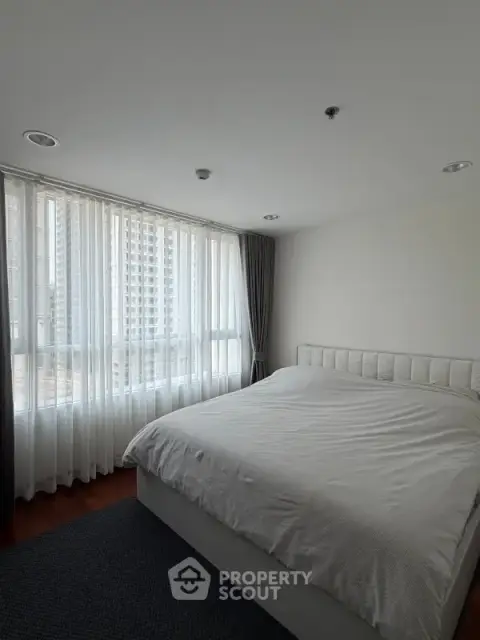 2-BR Condo at Urbana Langsuan Condominium near BTS Ratchadamri — фото 3