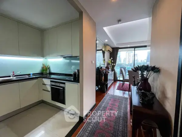 2-BR Condo at O2 Hip Condominium near BTS Phloen Chit — 照片 5