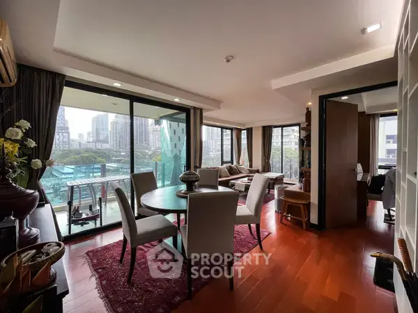 2-BR Condo at O2 Hip Condominium near BTS Phloen Chit — 照片 4