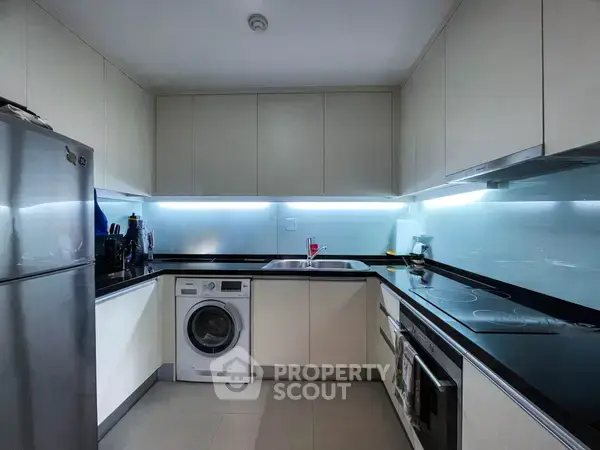 2-BR Condo at O2 Hip Condominium near BTS Phloen Chit — 照片 6