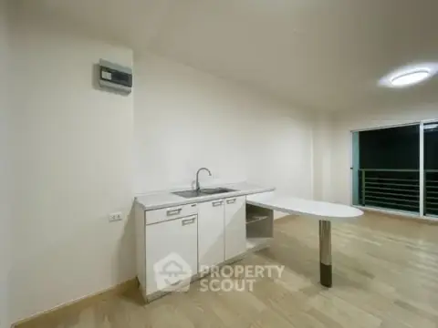 1-BR Condo at Phahol Metro near BTS Saphan Khwai — photo 5