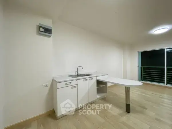 1-BR Condo at Phahol Metro near BTS Saphan Khwai — photo 5