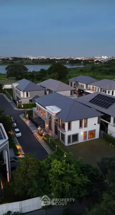 5-BR House at Grand Bangkok Boulevard Ramintra-Kaset Nawamin in Khan Na Yao — photo 5