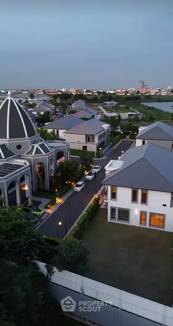 5-BR House at Grand Bangkok Boulevard Ramintra-Kaset Nawamin in Khan Na Yao — photo 3