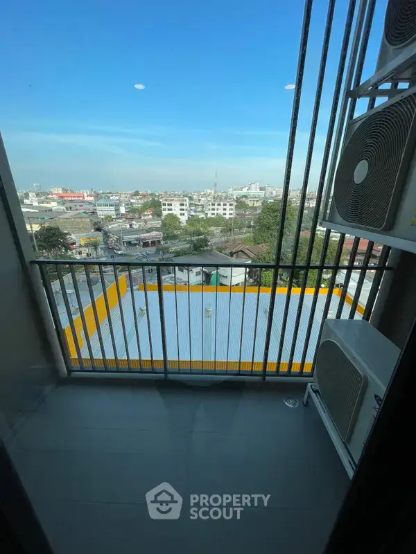 1-BR Condo at Supalai Lite Thaphra-Wongwian Yai near MRT Tha Phra — фото 4
