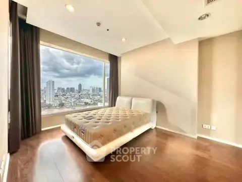 1-BR Condo at Menam Residences in Wat Phraya Krai — photo 2
