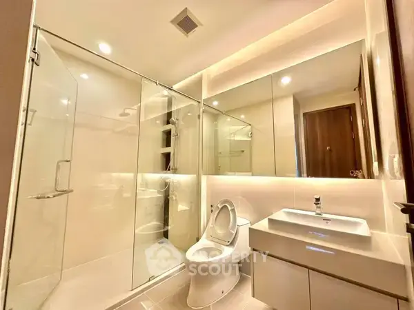 1-BR Condo at Menam Residences in Wat Phraya Krai — photo 6