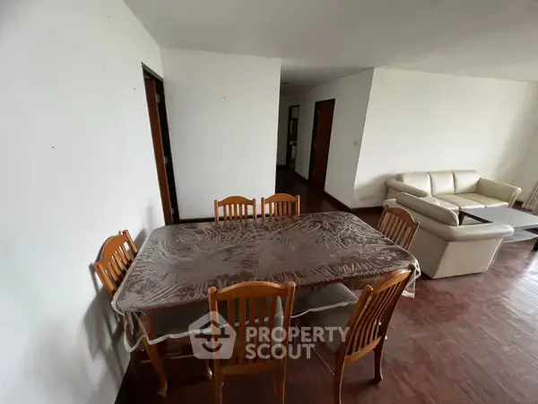 3-BR Condo at D.S. Tower 2 Sukhumvit 39 Condominium near MRT Sukhumvit — photo 2