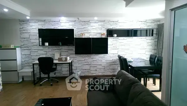 2-BR Condo at Zenith Place @ Sukhumvit Condominium near BTS Phra Khanong — фото 2