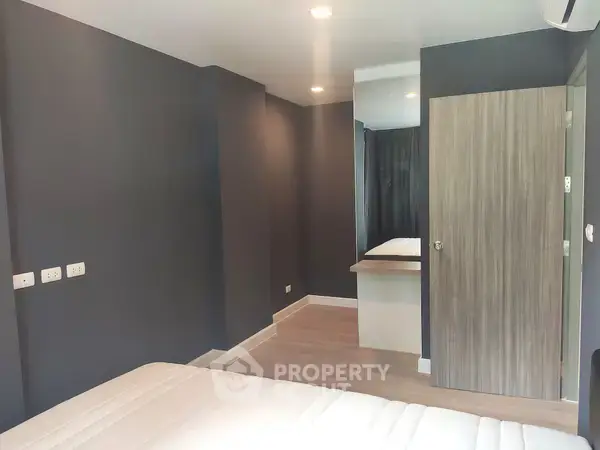 2-BR Condo at Metro Luxe Ratchada near MRT Huai Khwang — photo 7
