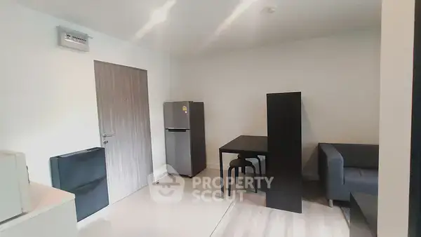 2-BR Condo at Metro Luxe Ratchada near MRT Huai Khwang — photo 2