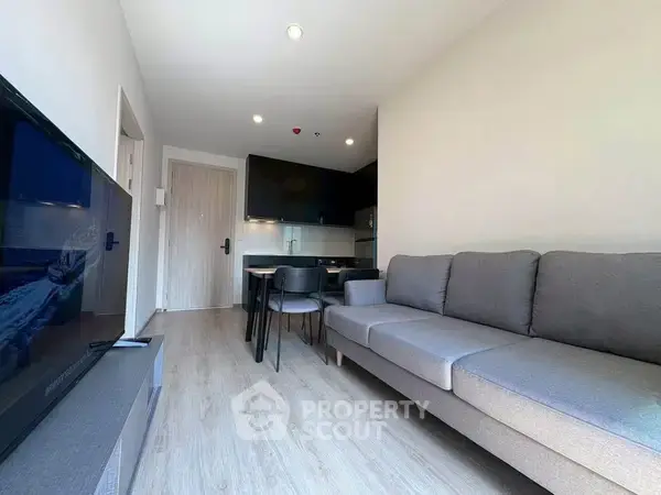2-BR Condo at Nue District R9 near MRT Phra Ram 9 — фото 2