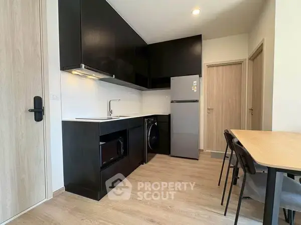 2-BR Condo at Nue District R9 near MRT Phra Ram 9 — фото 4