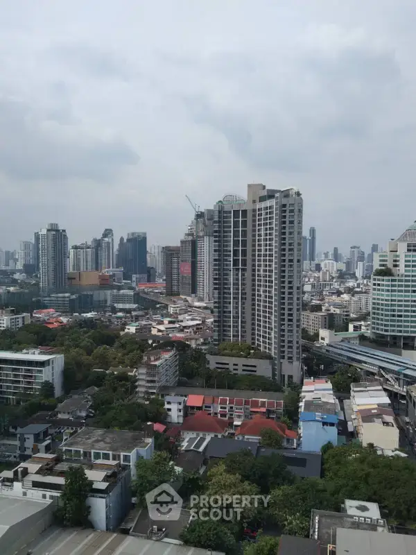 1-BR Condo at KnightsBridge Space Sukhumvit-Rama4 near BTS Phra Khanong — photo 7