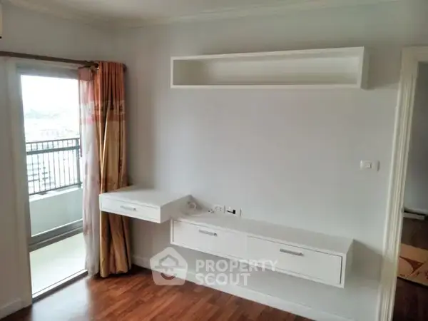 2-BR Condo at Thana Arcadia Charansanitwong near MRT Bang Yi Khan — фото 5