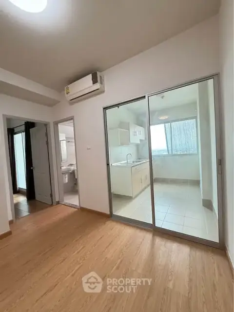 1-BR Condo at Supalai Park Ratchaphruek - Phetkasem near MRT Bang Wa — photo 2