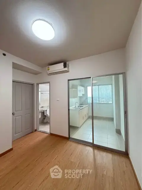 1-BR Condo at Supalai Park Ratchaphruek - Phetkasem near MRT Bang Wa — photo 4