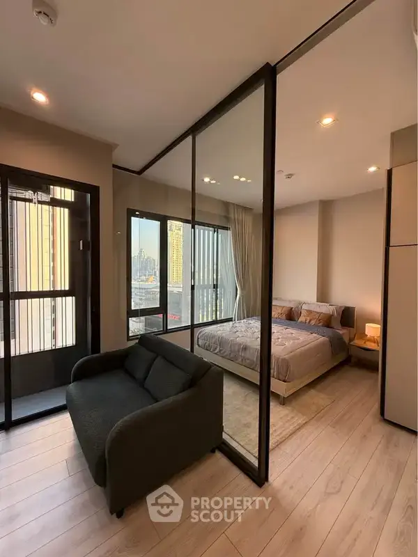 1-BR Condo at The Room Phayathai near ARL Ratchaprarop — фото 5