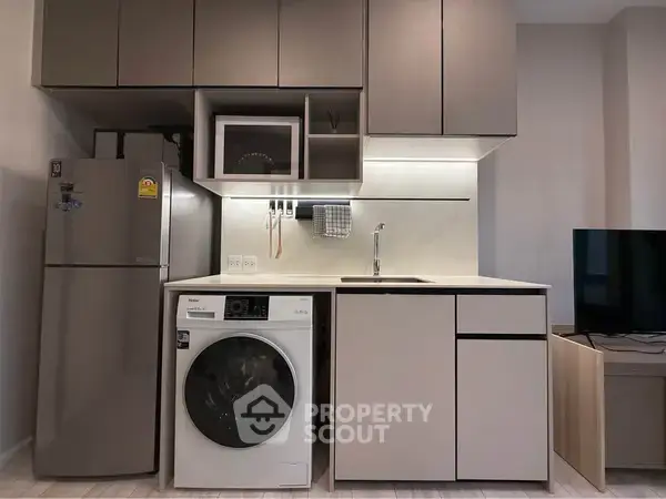 1-BR Condo at The Room Phayathai near ARL Ratchaprarop — фото 4