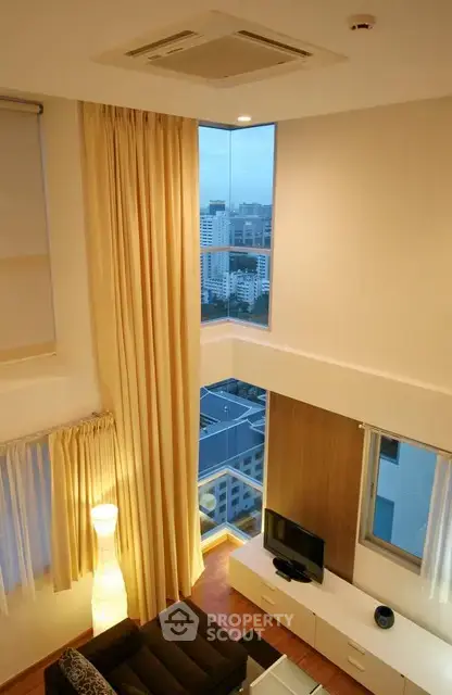 1-BR Condo at The Rajdamri near BTS Ratchadamri — фото 7