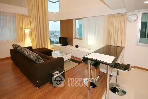 1-BR Condo at The Rajdamri near BTS Ratchadamri — фото 4