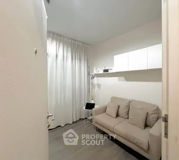 1-BR Condo at Aspire Sathorn - Taksin Copper Zone near BTS Wutthakat — photo 2