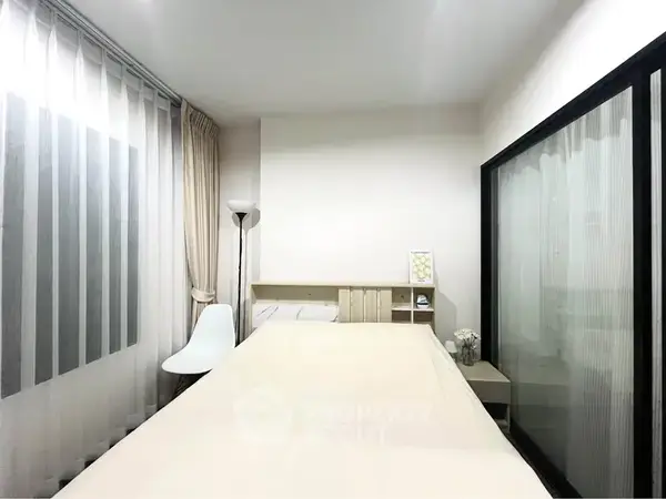 1-BR Condo at Aspire Sathorn - Taksin Copper Zone near BTS Wutthakat — photo 7