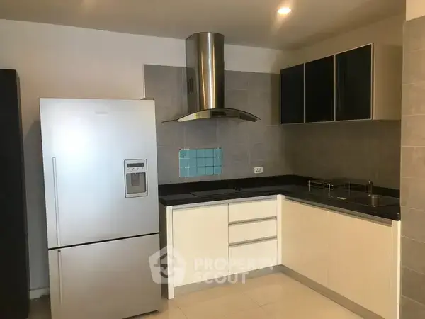1-BR Condo at The Surawong By Chewarthai Hup Soon near MRT Sam Yan — photo 6