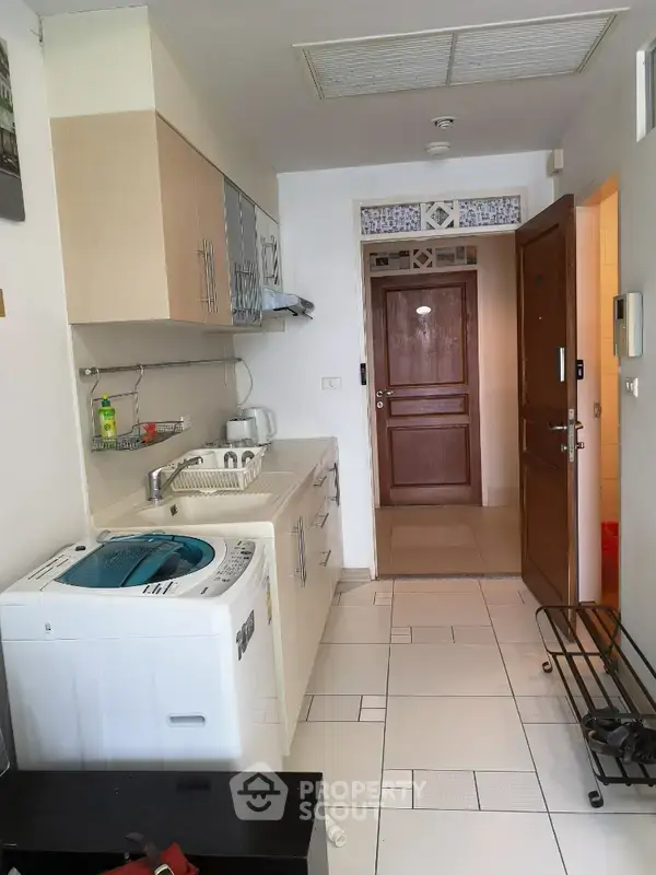 1-BR Condo at Supalai River Place Charoen Nakorn near BTS Krung Thon Buri — photo 2