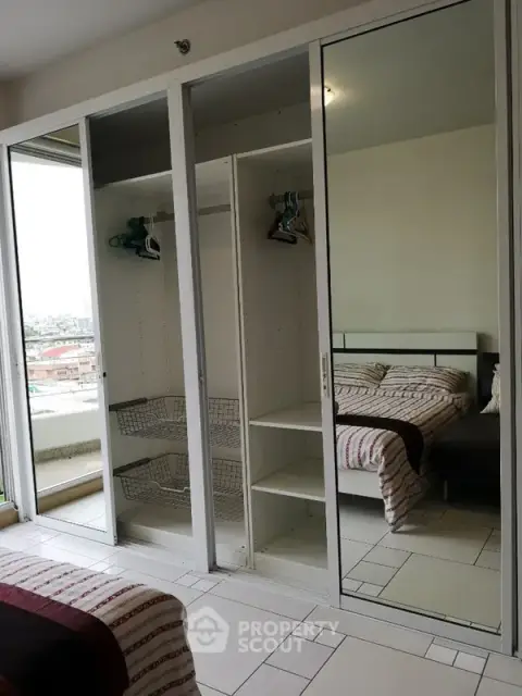 1-BR Condo at Supalai River Place Charoen Nakorn near BTS Krung Thon Buri — photo 3