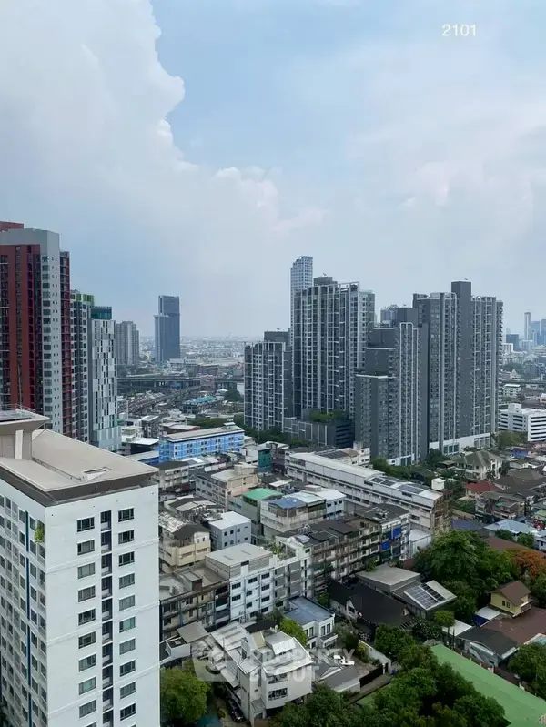 1-BR Condo at KnightsBridge Space Sukhumvit-Rama4 near BTS Phra Khanong — photo 4