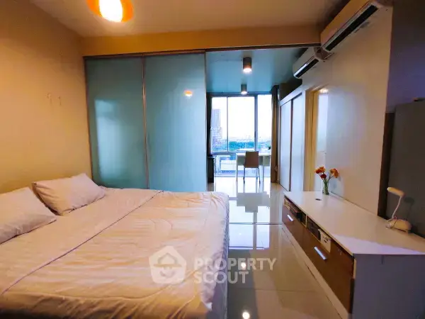 1-BR Condo at The IRIS Rama 9 - Srinagarindra near ARL Hua Mak — photo 3